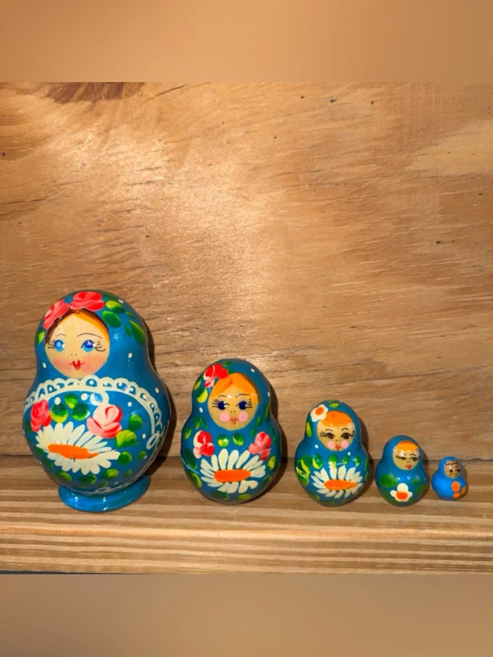 Matryoshka Nesting Dolls Vintage 5 Piece Wooden Hand Painted Floral Blue